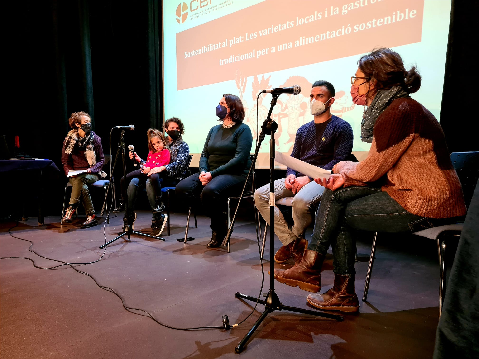 A la presentació, les protagonistes del video participaren en el debat sobre el futur d'aquesta varietat/CERAI