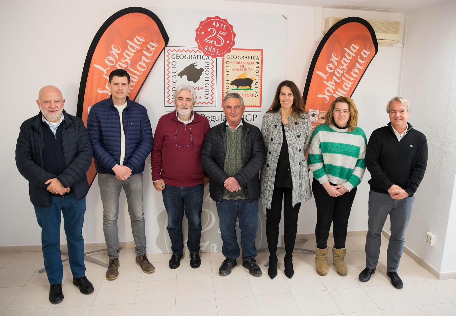 El Consell Regulador de l'IGP Sobrassada de Mallorca lamenta la mort den Tià Simó en la seva darrere reunió/Cedida