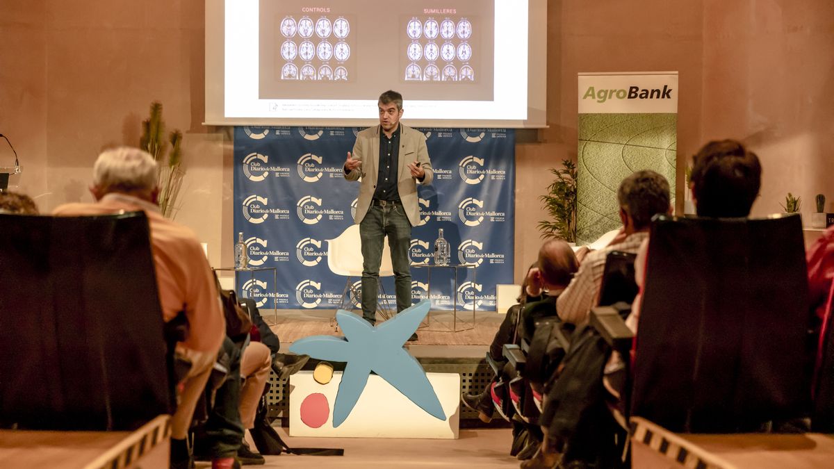 Centelles va aconsellar apostar per la singularitat i mantenir el preu dels vins | B.Ramon