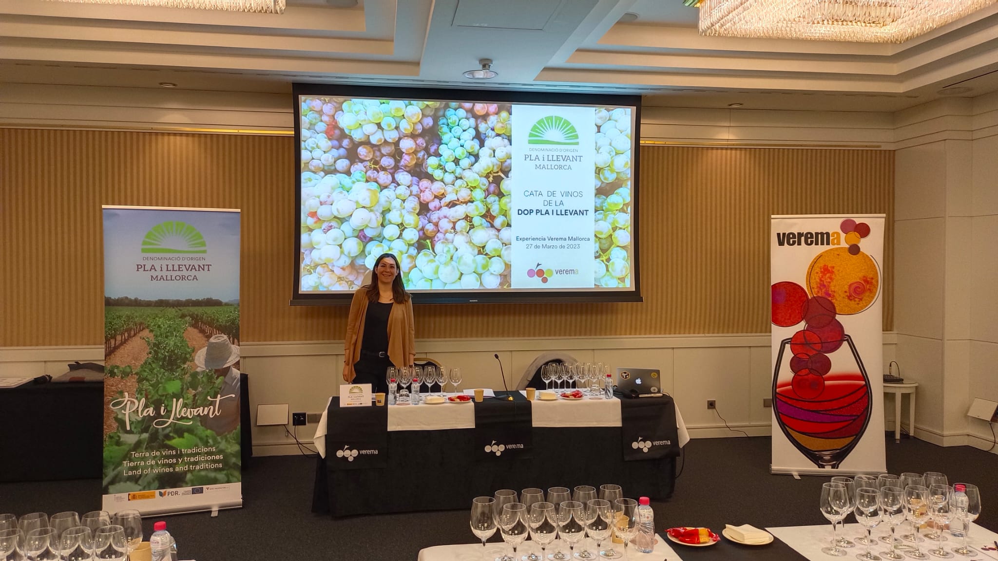 Julianna González, millor sommelier de Balears va dirigir el tast pels convidats de Experiència Verema/DO Pla i Llevant