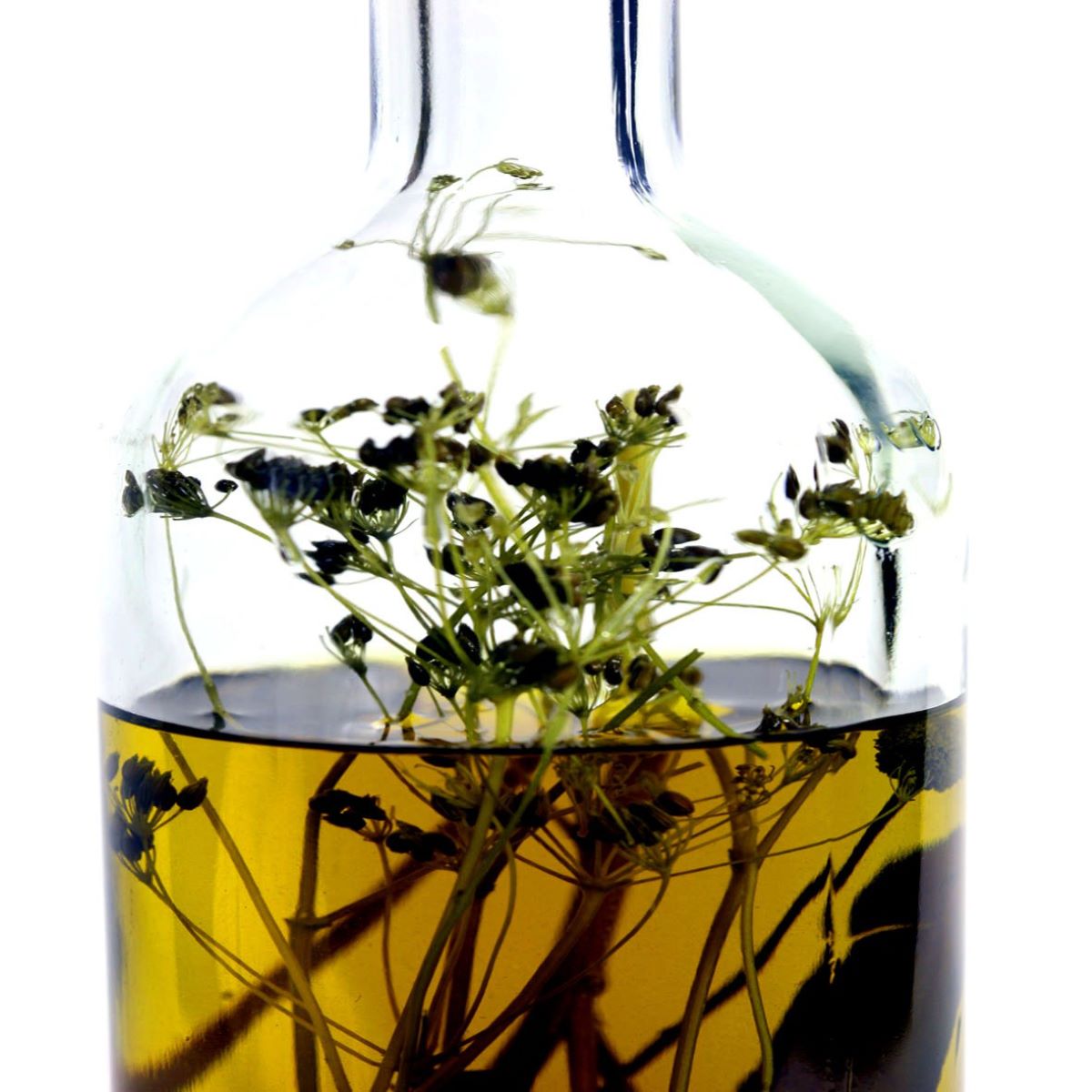 Les herbes de Mallorca, un dels licors emblemàtic, veu com baixen les vendes d'any en any/CAIB