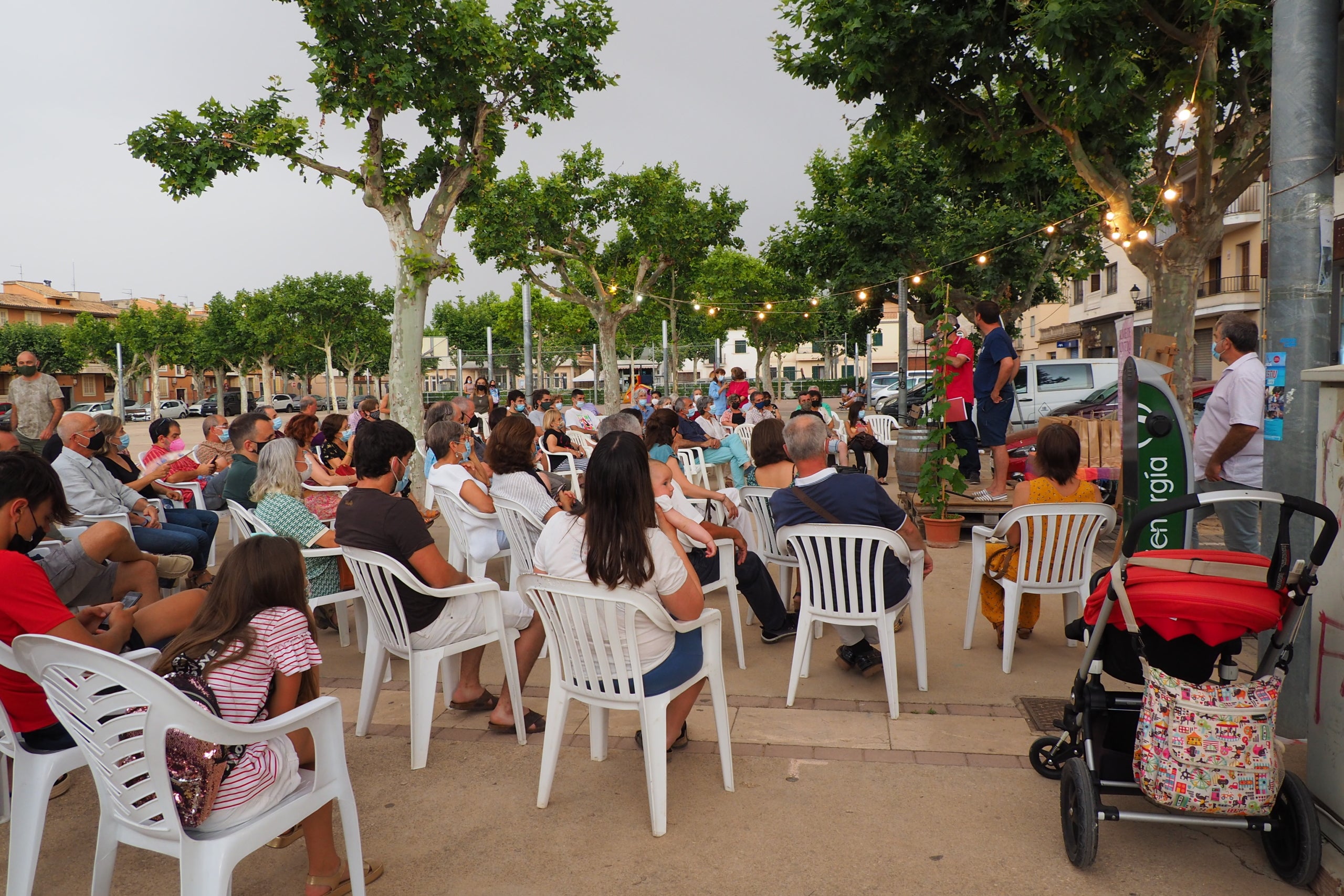 El celler de Santa Maria tornarà a omplir la Plaça Nova de glosadors i de públic en aquesta nova edició del concurs/Cedida