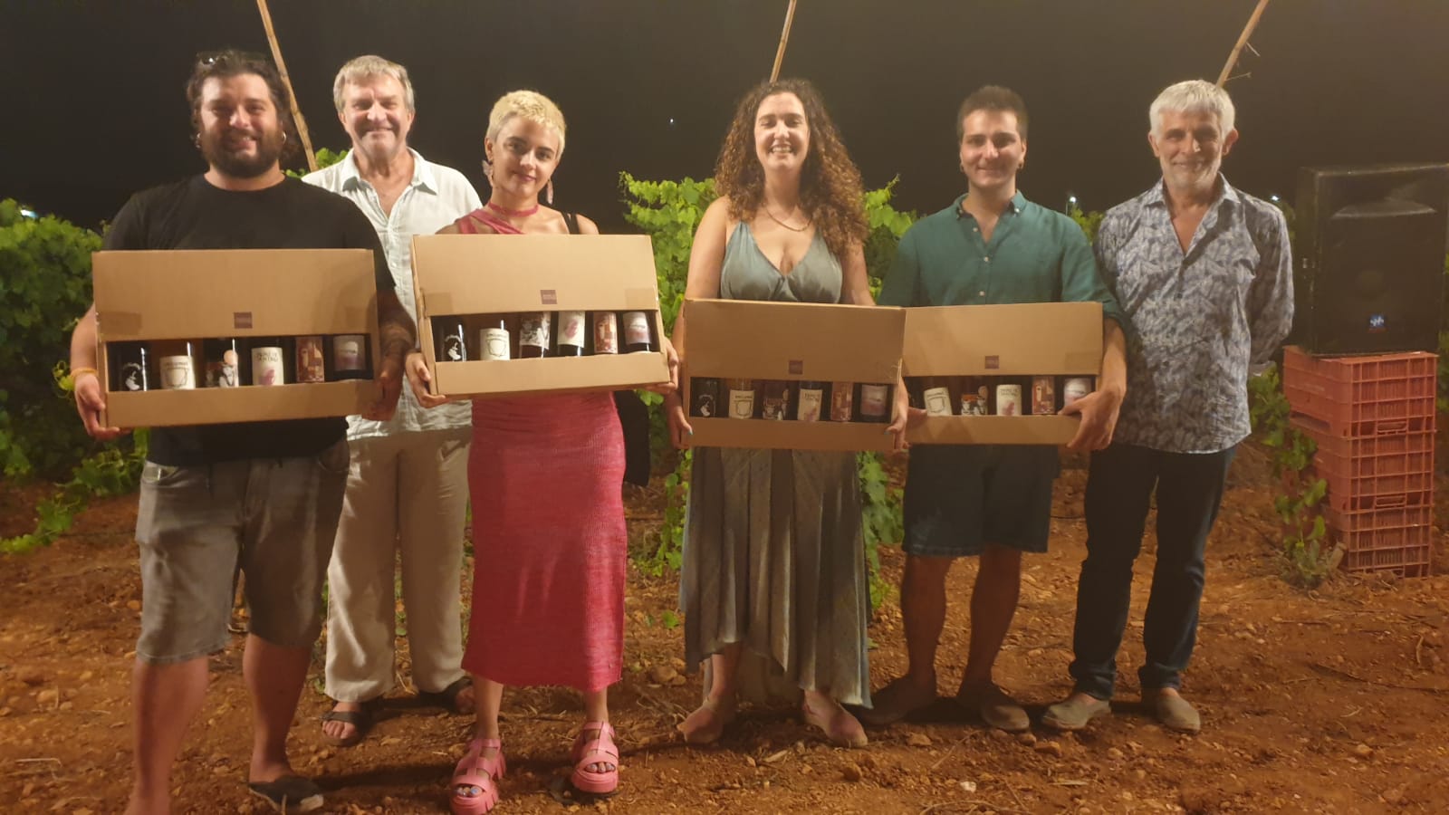 Els germans Pere i Bernat Calafat de Jaume de Puntiró amb els joves poetes: Miquel Àngel, Clara, Cecília i Jeroni/Pepa Núñez