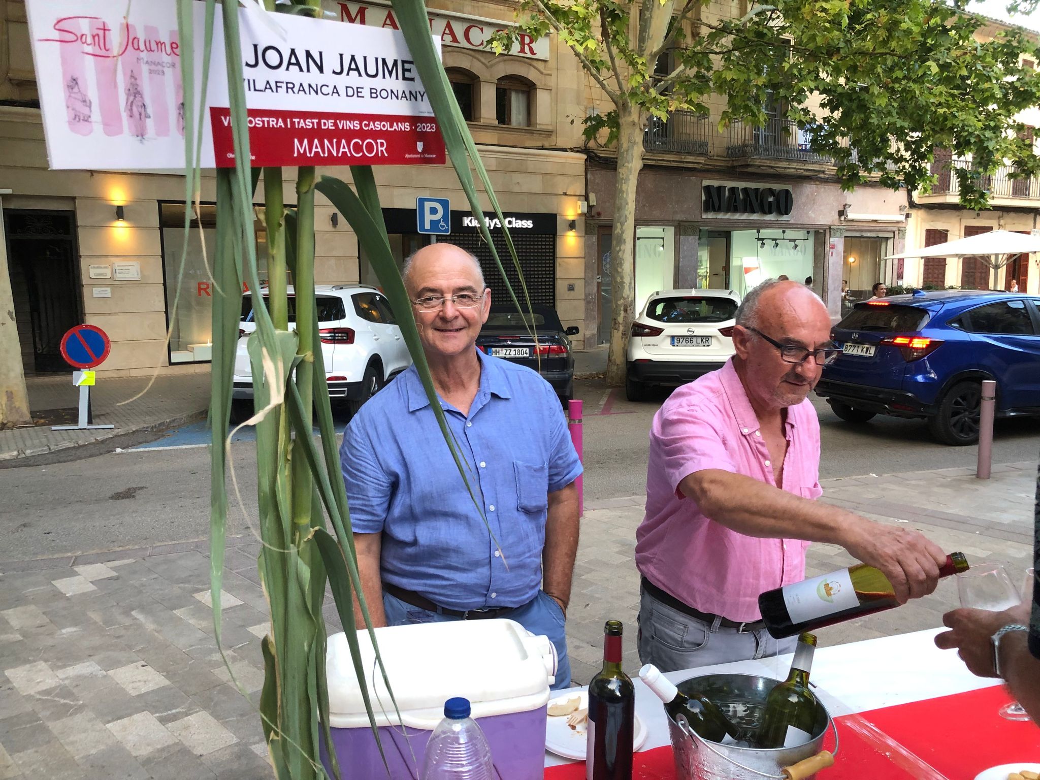La festa anual al Pati de la Torre del Palau, amb el seu format habitual d’una conferència i un tast de vins casolans Foto: Cedida