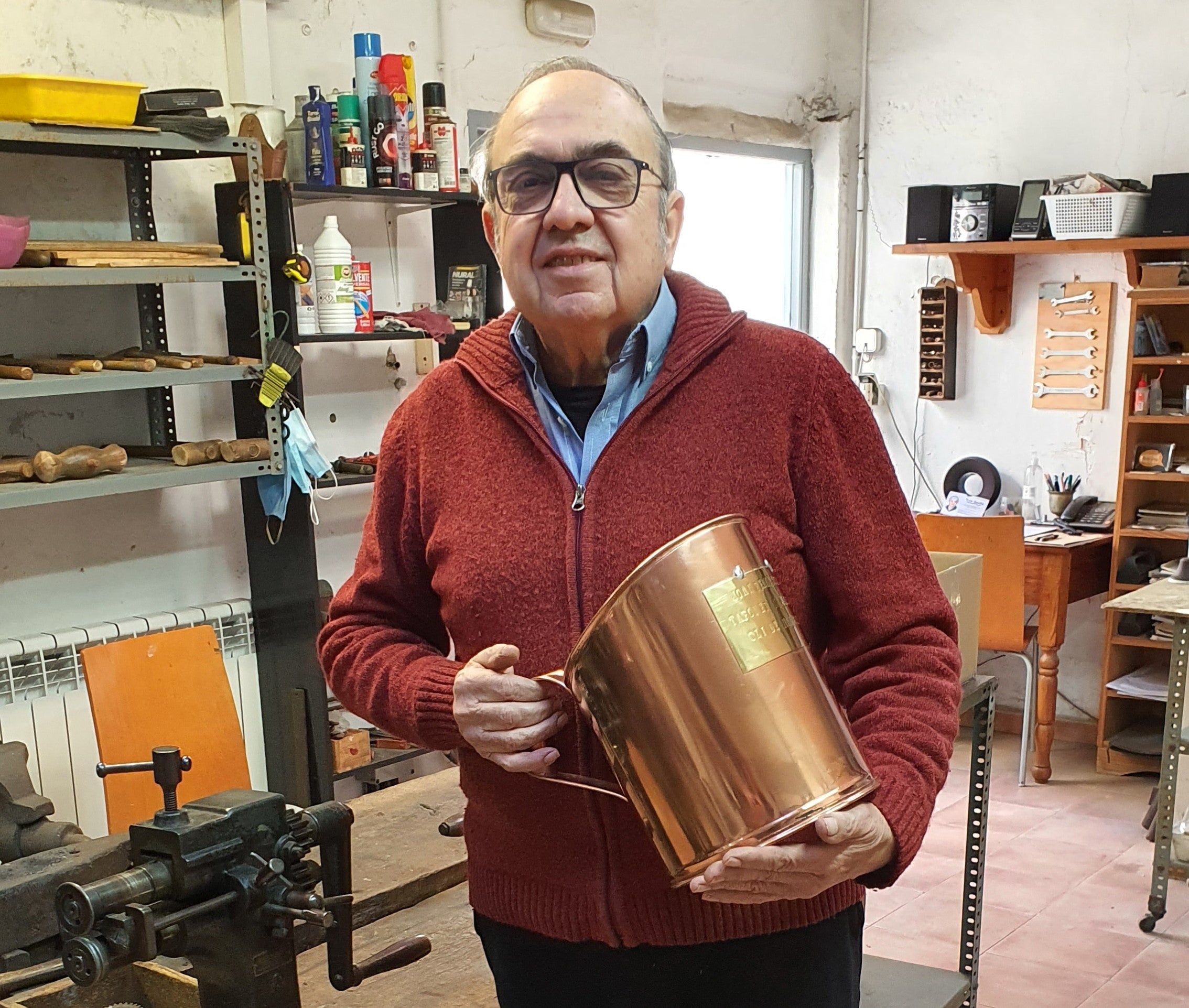 Gabriel Cortés, el darrer mestre artesà que fa quartans/DO Oli de Mallorca