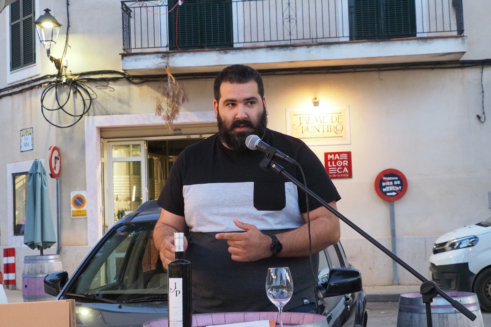 Pau Riera 'Descalç' consolida el seu liderat com a glossador/Pepa Núñez