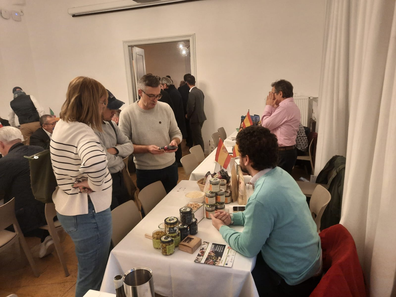 Els elaboradors tengueren l'oportunitat de presentar els seus productes a un públic entès/Cambra de Comerç de Mallorca