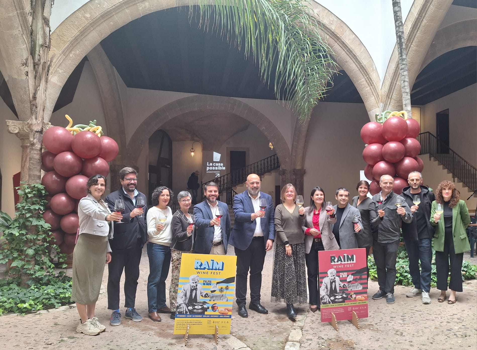 El Casal Balaguer va ser l'escenari de la presentació de la 9a edició del Raïm Wine Fest que serà dissabte al Parc de la Mar de Palma/VTM