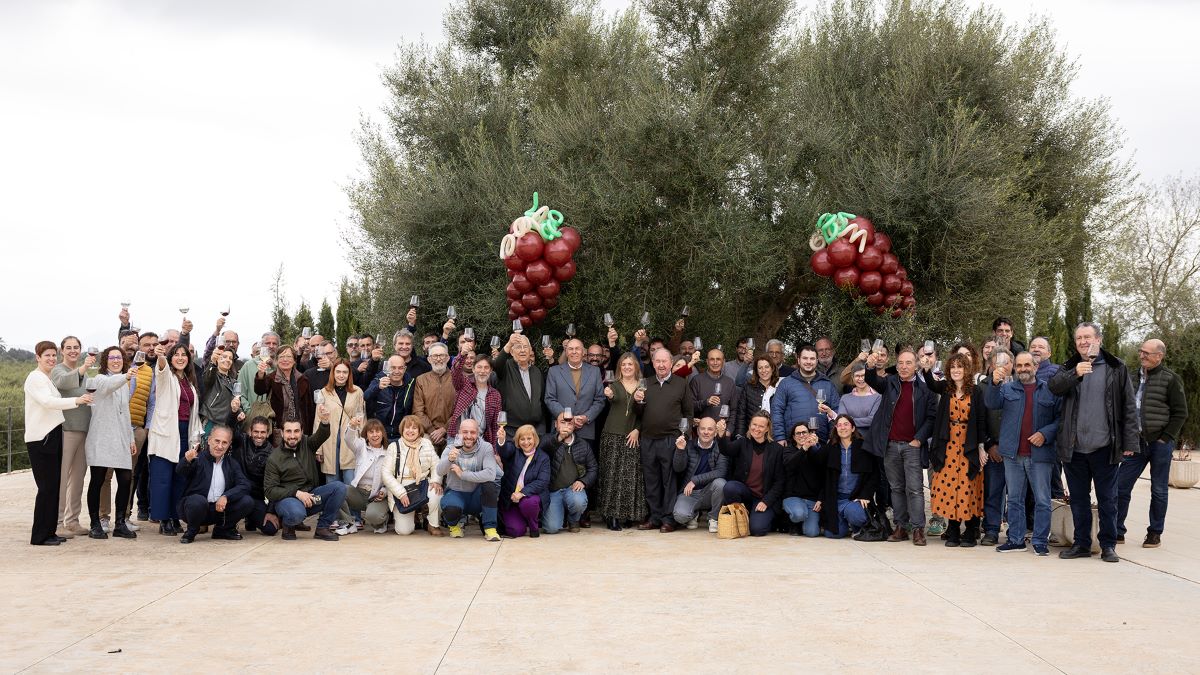 La gran família de Vi de la Terra Mallorca ha fet l'assemblea anual per definir els objectius per aquest 2025/IGP Vi de la Terra Mallorca