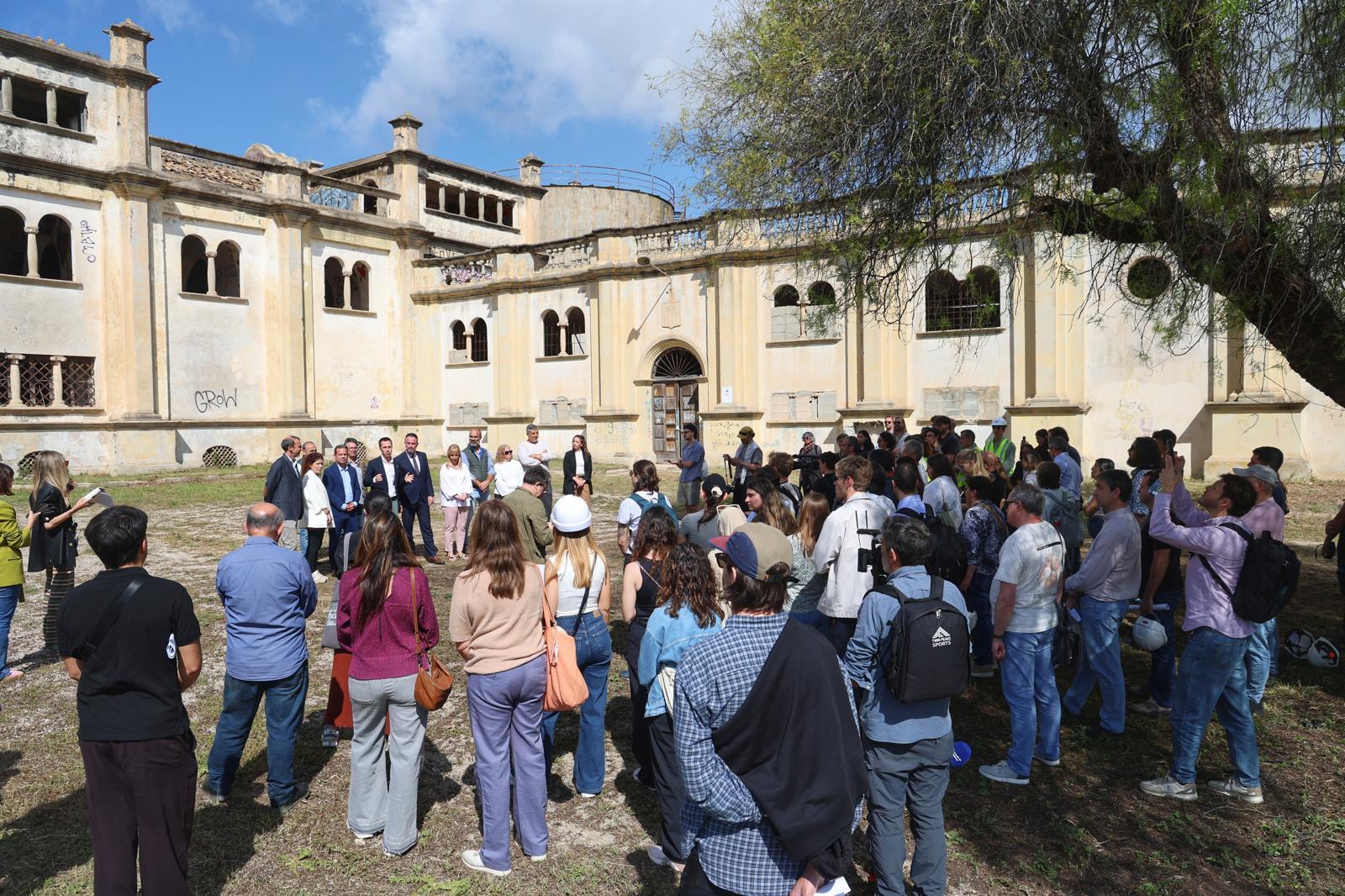 Una trentena de joves arquitectes s'han mostrat interessats en el projecte de recuperació d'Es Sindicat/CIM
