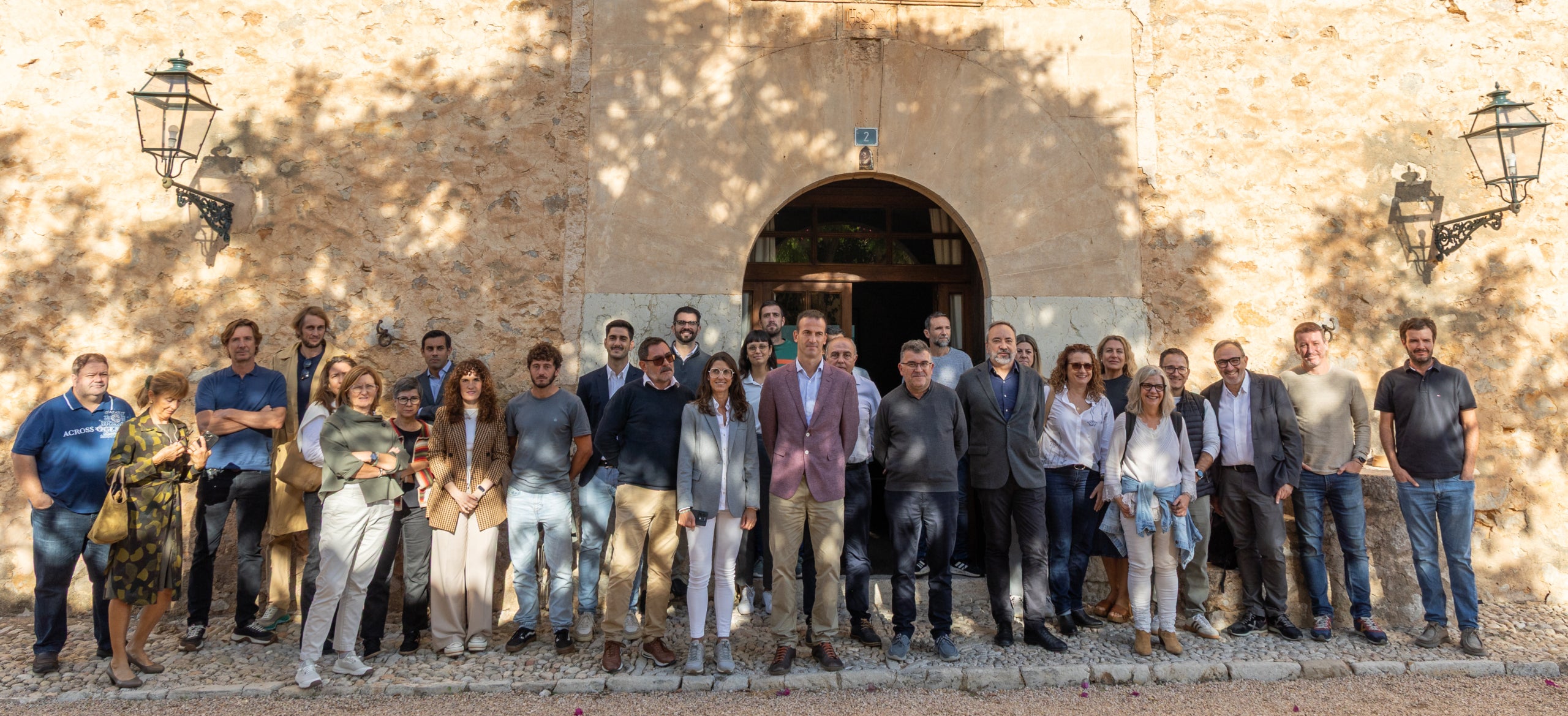 El Govern ha compromès el seu suport per incorporar maquinària més eficient, ampliar l’autoconsum renovable i impulsar pràctiques que permetin produir més amb menys impacte/Mallorca Rural