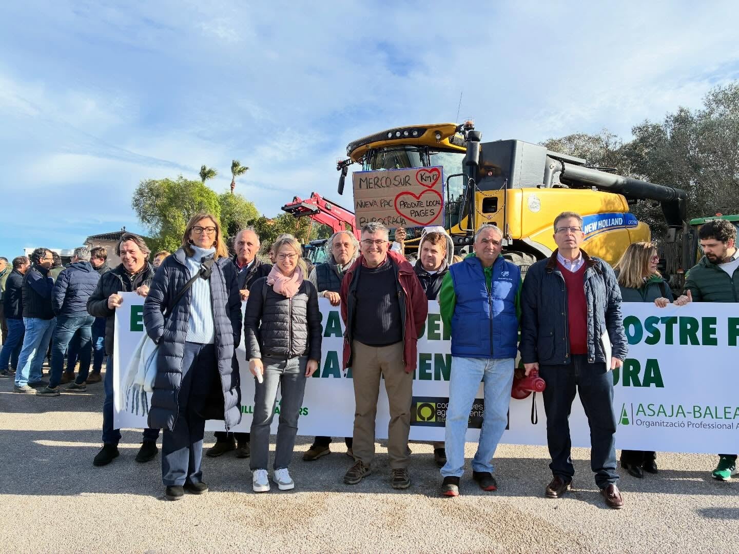 El conseller Simonet s'ha afegit a la protesta de les patronals/CAIB