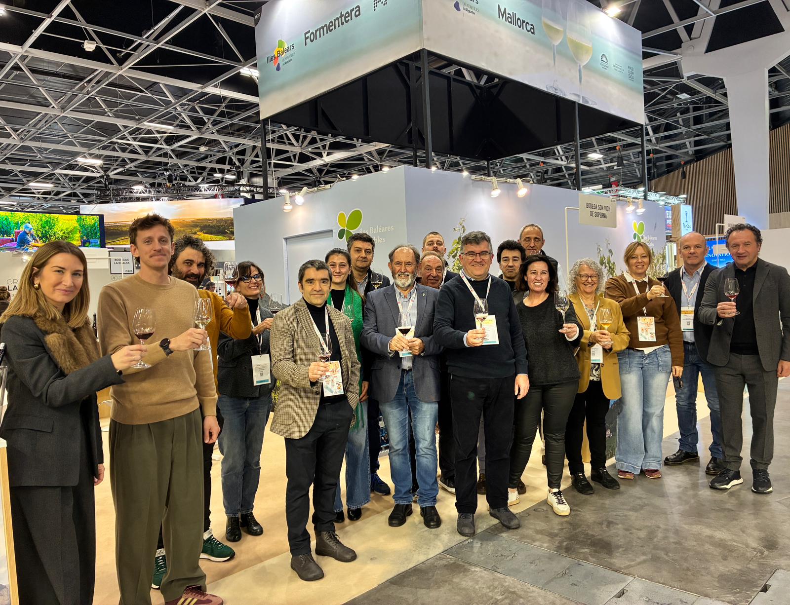 Un total de 14 cellers de Mallorca i Eivissa, juntament amb 5 cellers de Menorca agrupats sota el paraigua de Vi Menorca, participen en la Wine Paris 2026/CAIB