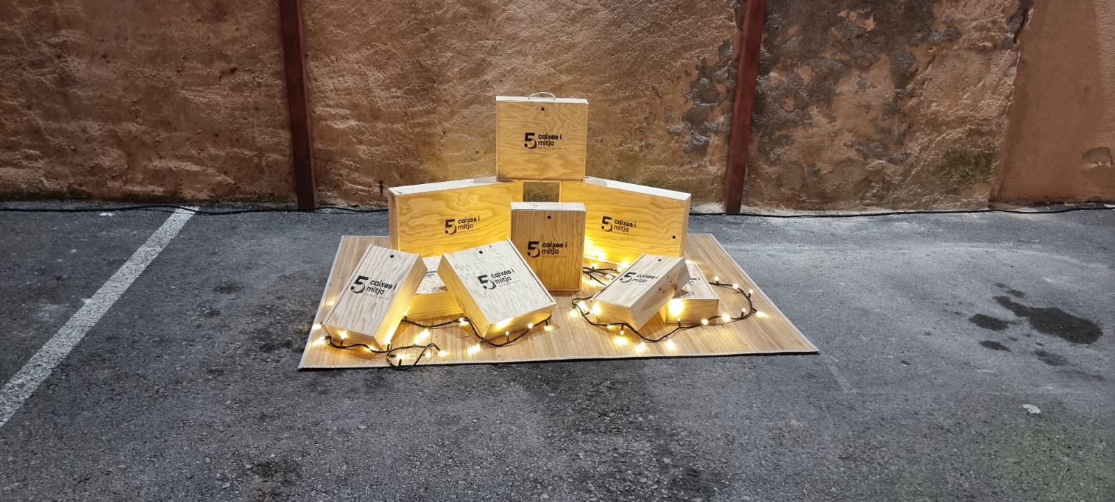 La distribuïdora de Felanitx '5 Caixes i Mitja' ha fet la seva fira anual per presentar la nova anyada dels cellers/Cedida