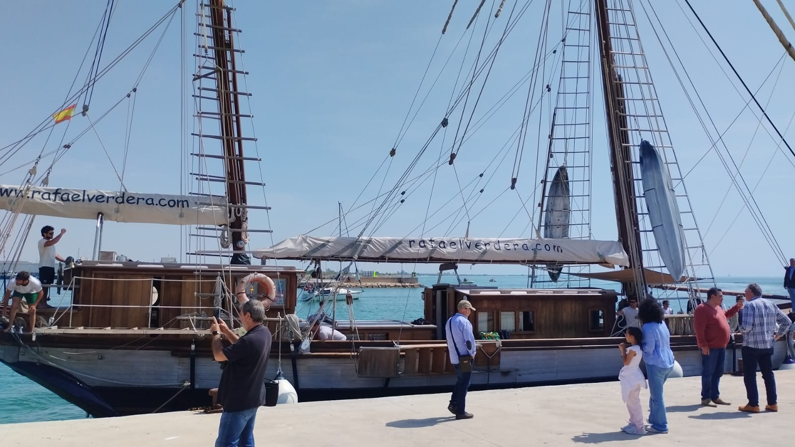 El 'Rafel Verdera' arribà al port de La Ràpita amb la delegació mallorquina/C.R