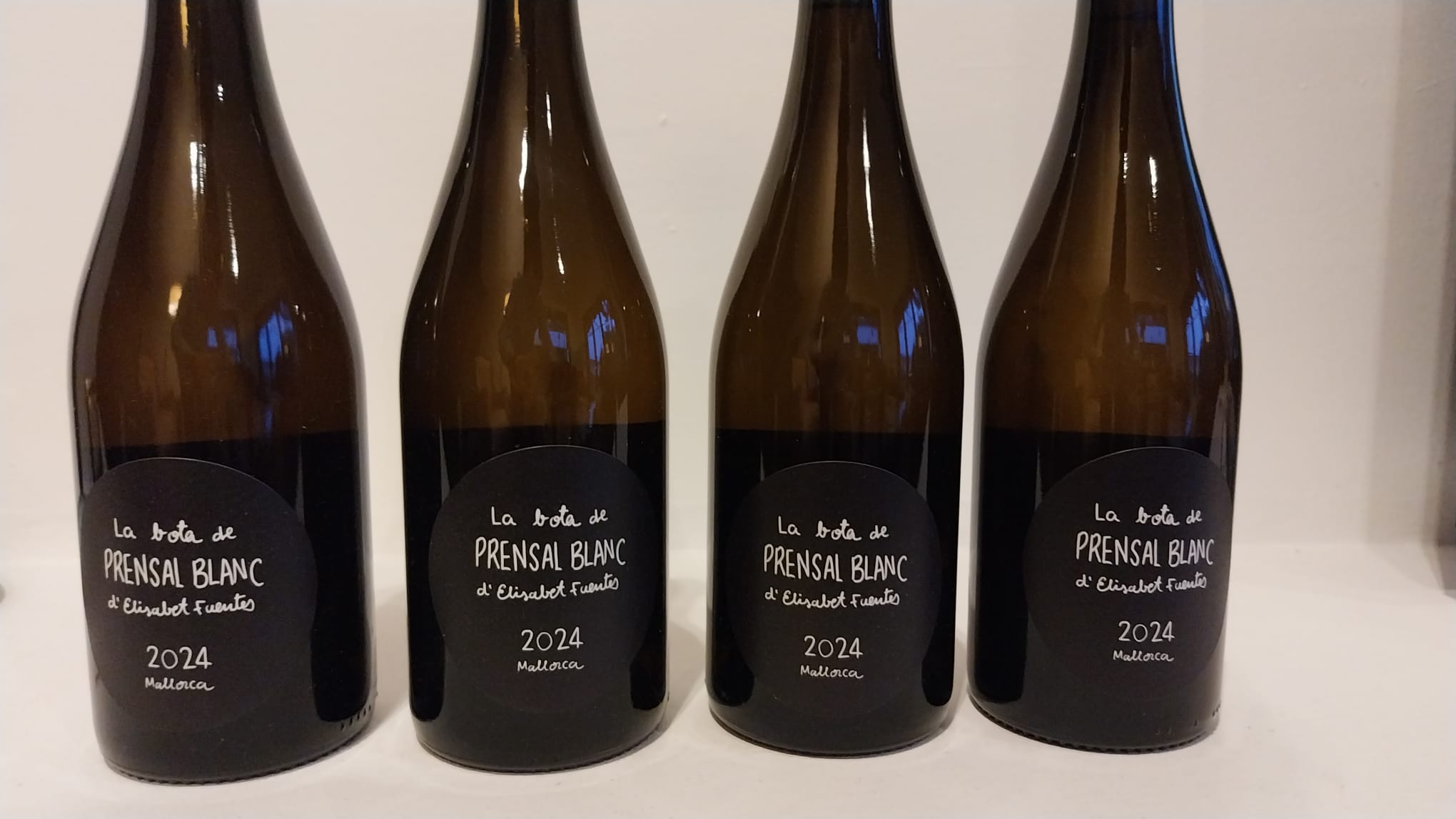 Un bota vella d’Amontillado, que ha viatjat de Sanlúcar de Barrameda fins a Pollença, és la que ha marcat la singularitat d'aquest vi/C.B.