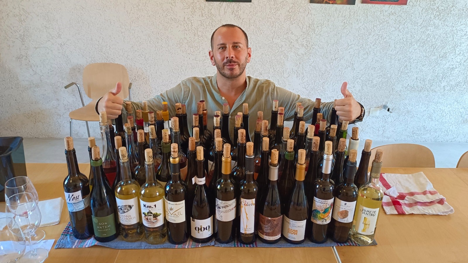 Bertone ha tastat uns 'vins únics, amb una essència pròpia”, durant la seva estada a Mallorca/Biel Modino