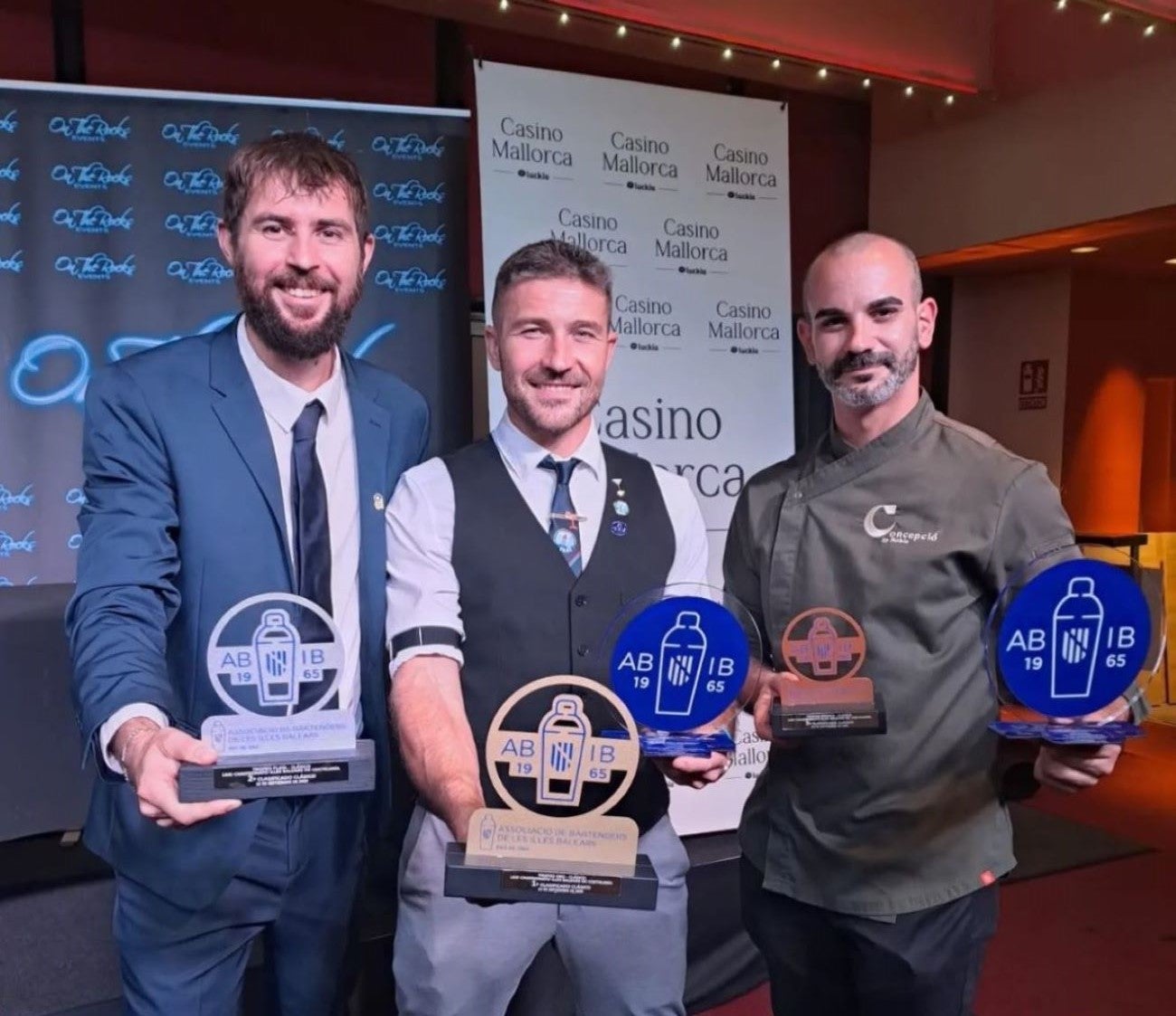 Podi del campionat de Balears amb Xicu Mateu, Biel Ramon i Salva Bastida, d'esquerra a dreta/ABIB