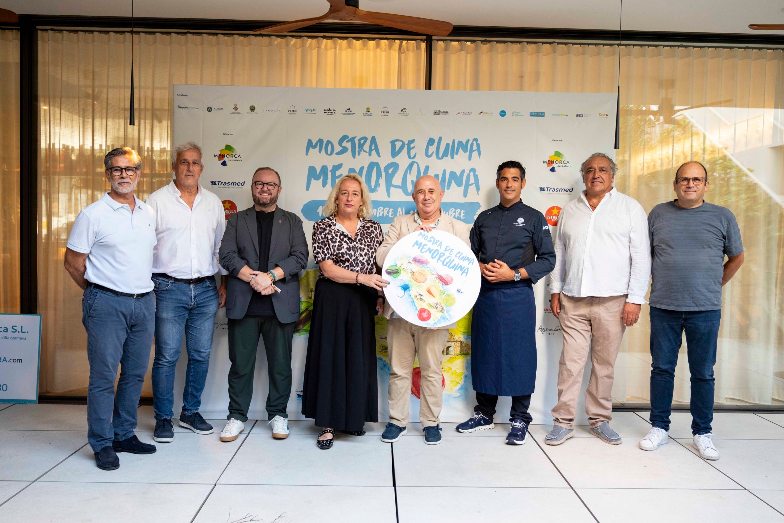 Promotors de la Mostra Cuina de Menorca, amb José Bosch, Begoña Mercadal de Turisme de Menorca i el xef Andreu Genestrà. / Cedida