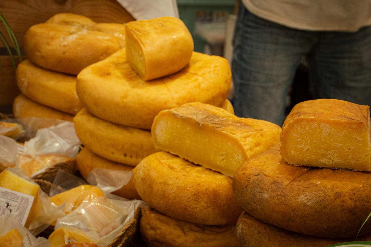 El formatge DOP Mahón-Menorca és un dels principals emblemes gastronòmics i culturals de l'illa. / Cedida