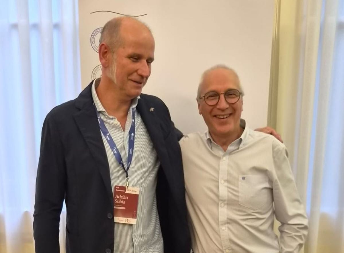 Natta, a la dreta de la imatge, amb el nou president de l'associació de fabricants de begudes espirituoses, Adrián Subía. / Cedida